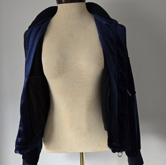PULL & BEAR crushed velvet navy bomber jacket. Size small - Picture 6 of 11